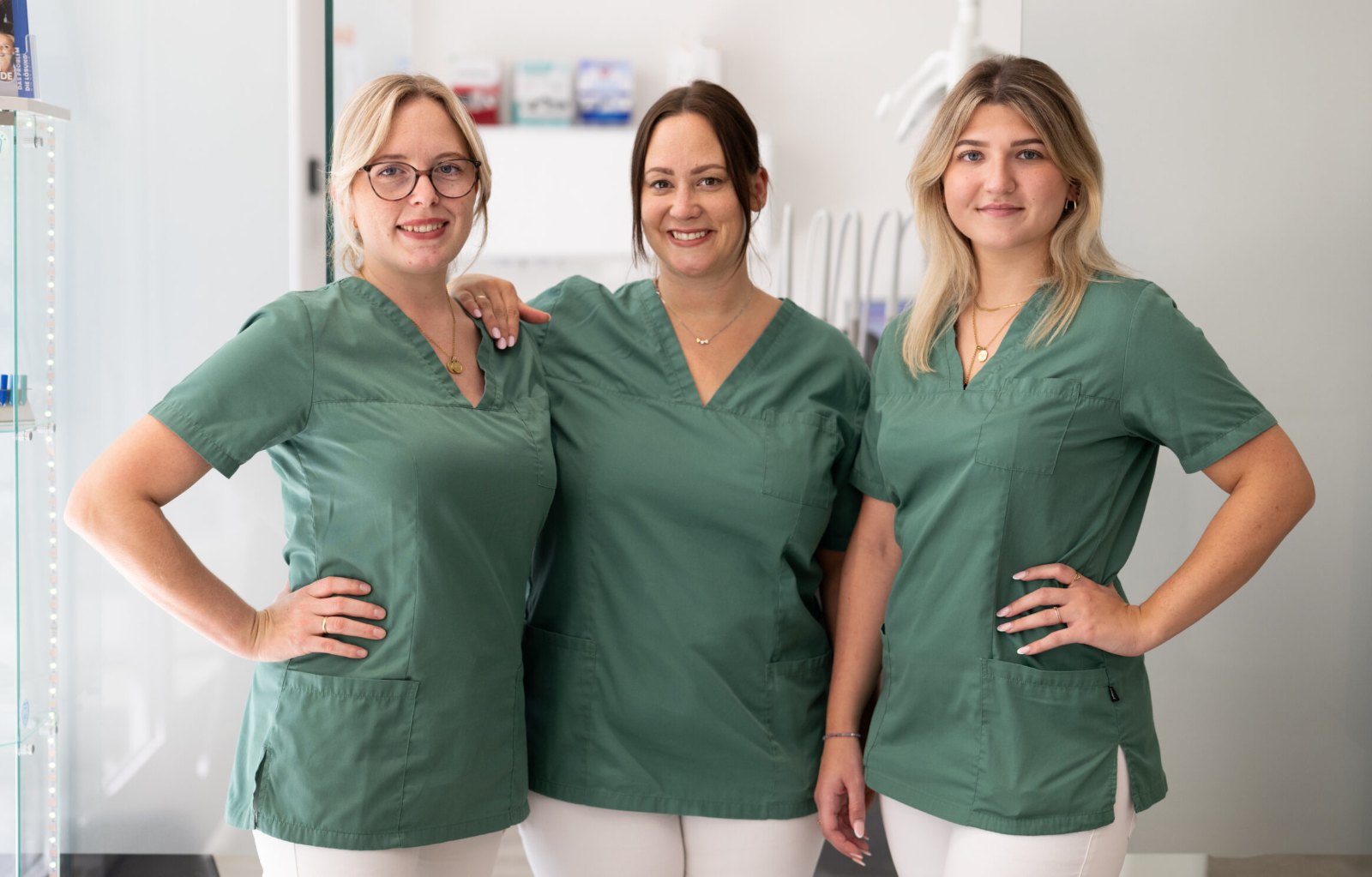 Prophylaxe Lünen – Prophylaxeteam Header Mobil Prophylaxe in Lünen: unser Prophylaxeteam Sarah Schwarz, Sabrina Grünewald und Alina Ruppel